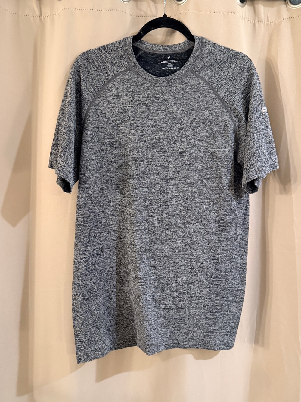 Men's Fabletics Gray Performance T-Shirt